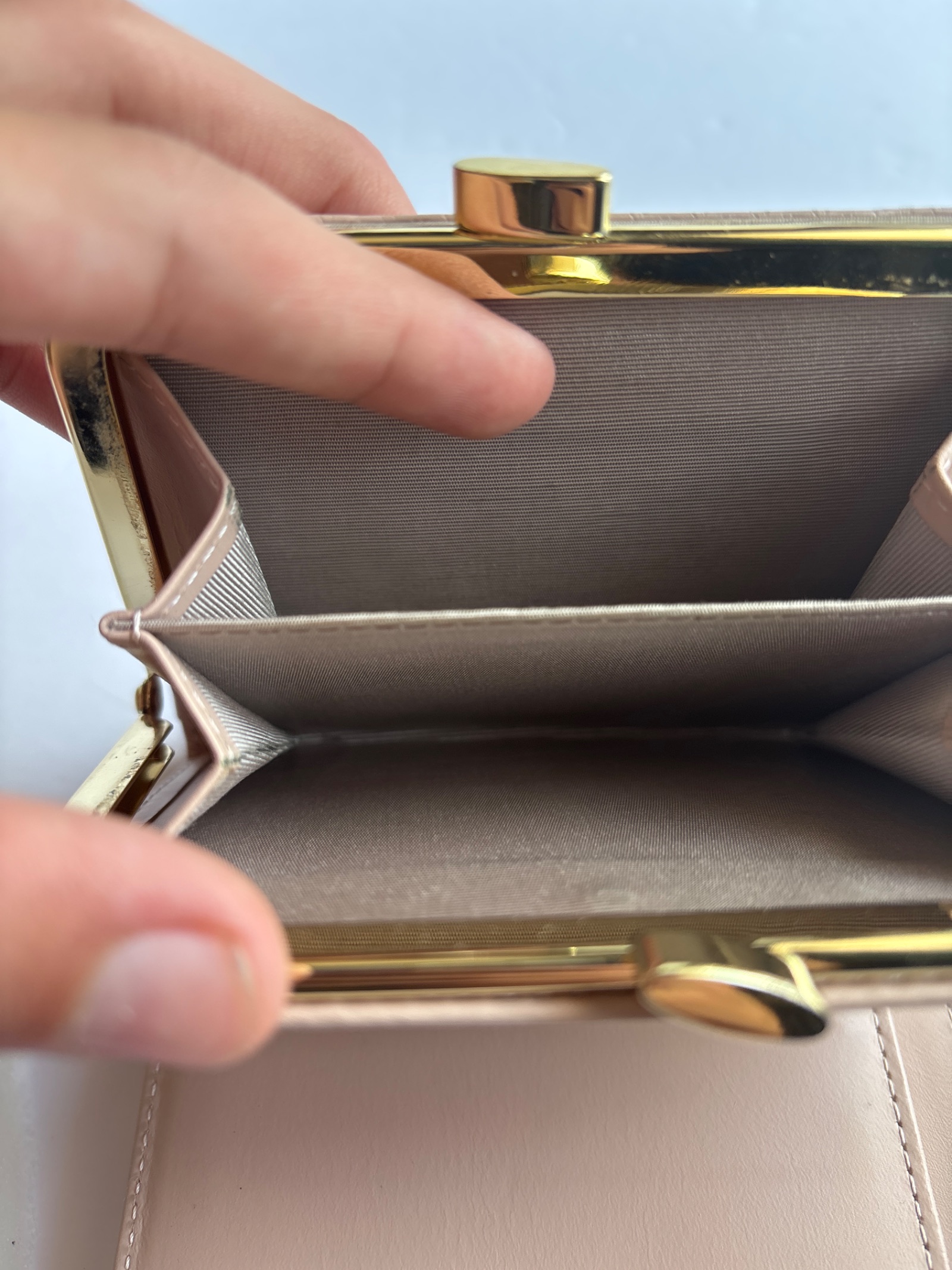 Samantha Thavasa Beige Wallet — photo 4