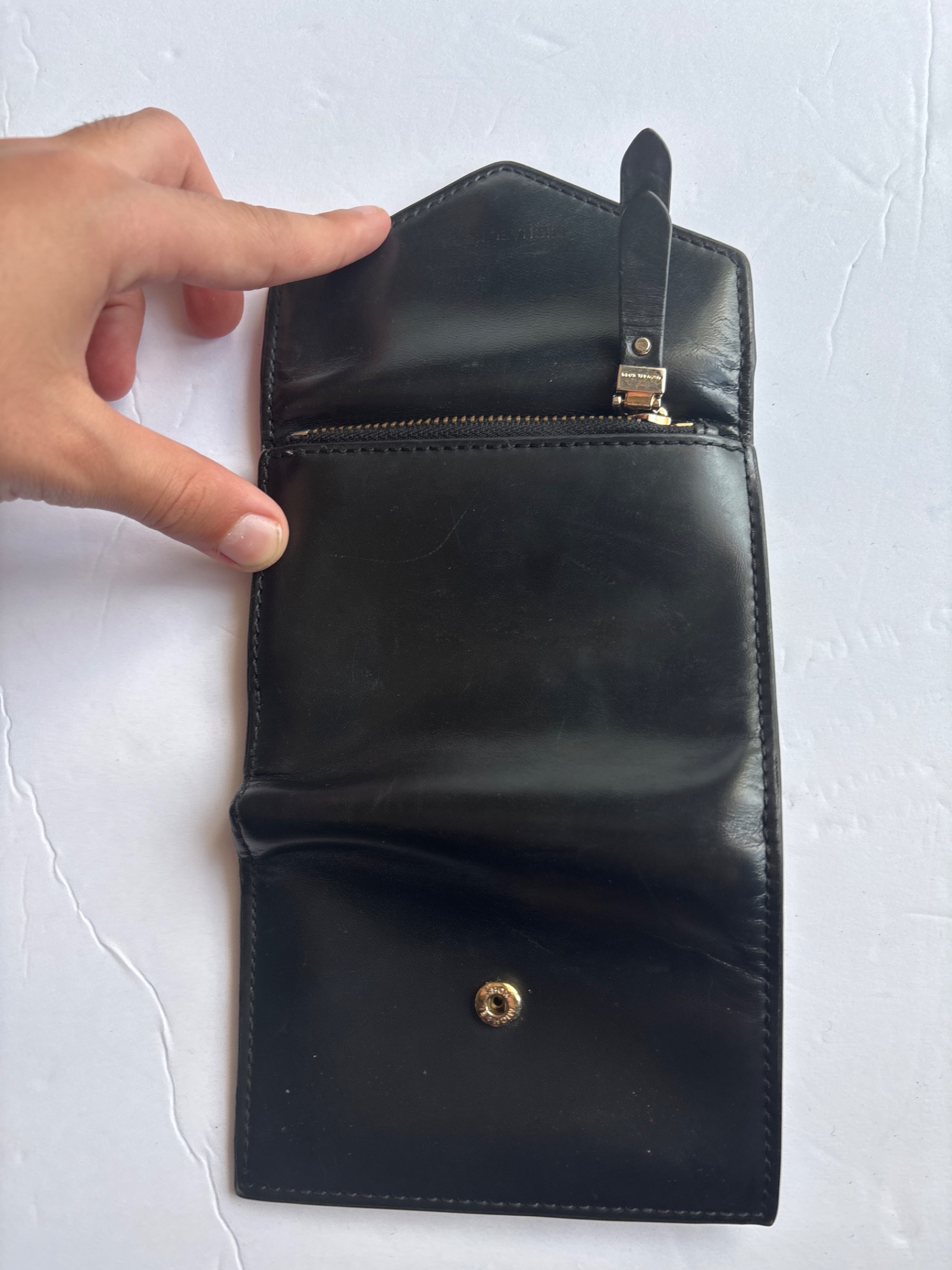 Michael Kors Jet Set Travel Black Leather Wallet — photo 4