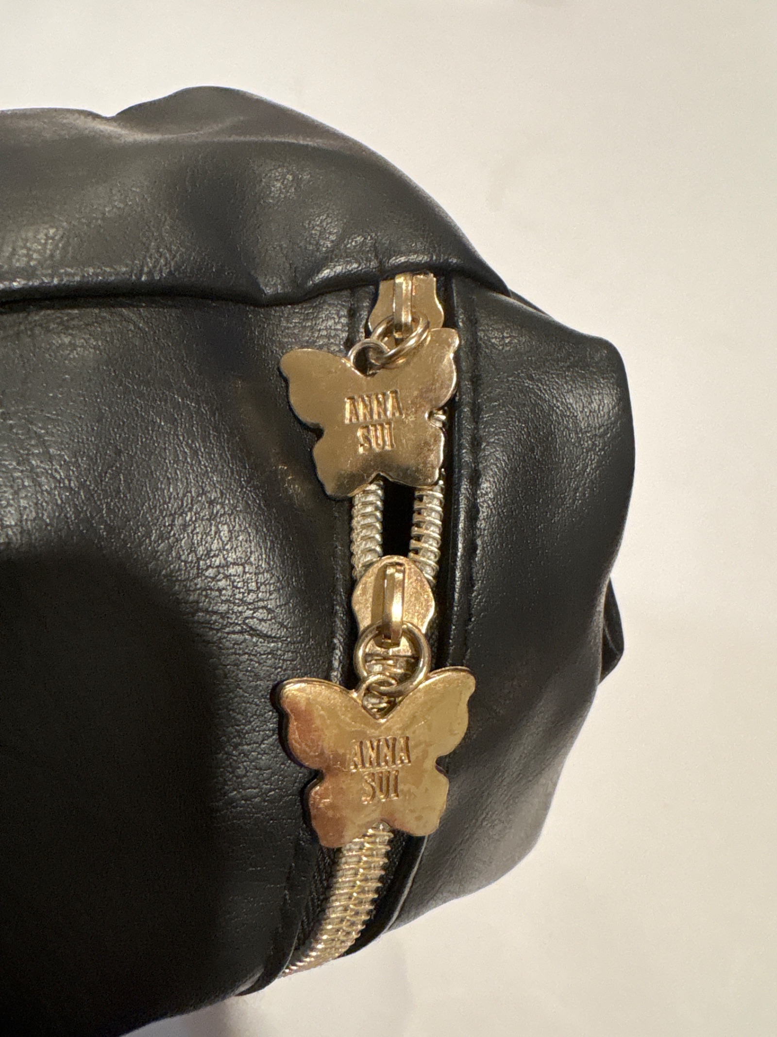 Anna Sui Black Leather Cosmetic Bag — photo 5