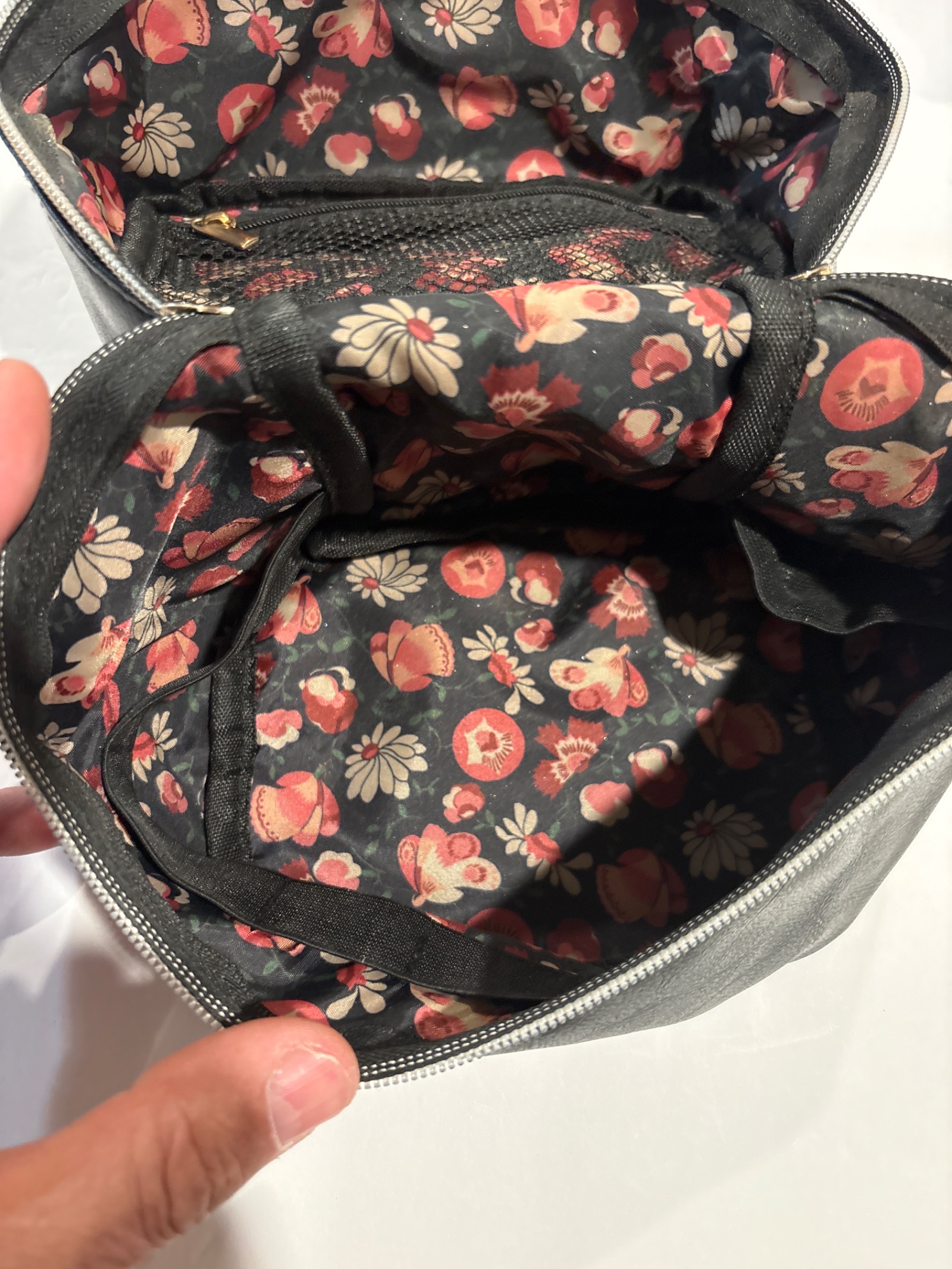 Anna Sui Black Leather Cosmetic Bag — photo 7