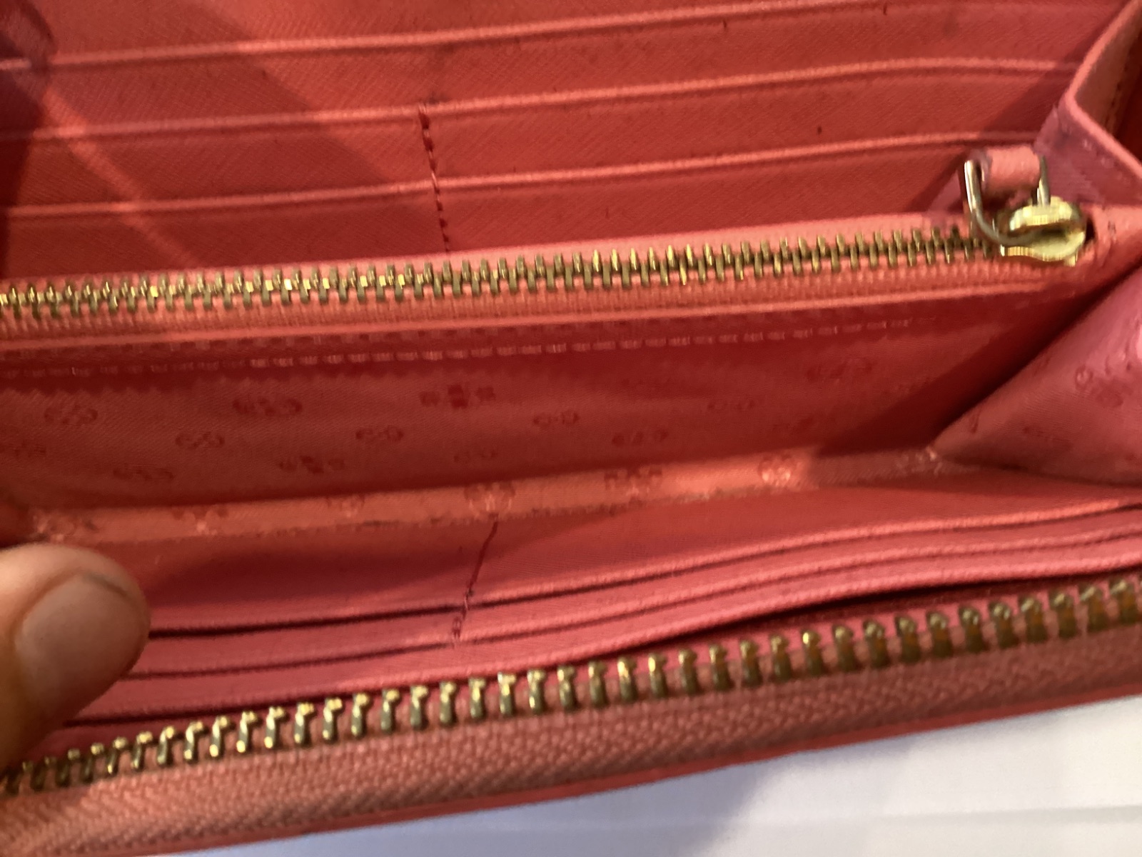 Tory Burch Robinson Zip Continental Wallet in Pink — photo 4