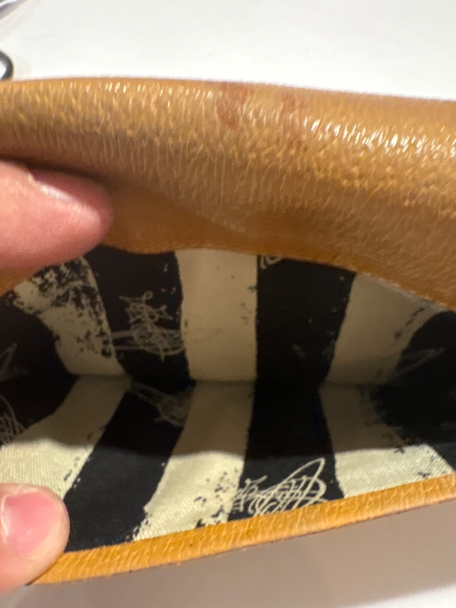 Vivienne Westwood Kiss Lock Wallet in Tan Leather — photo 4