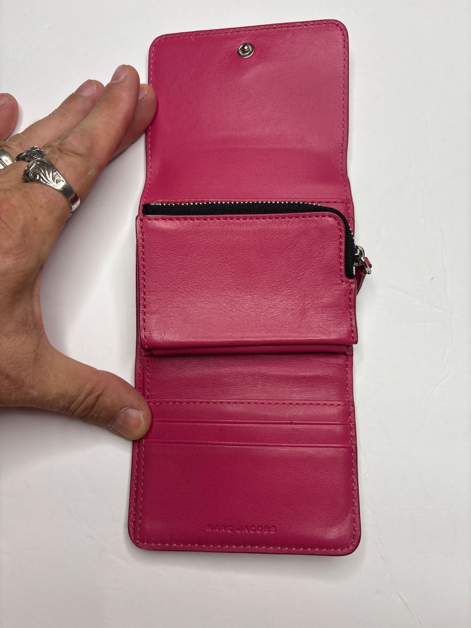 Marc Jacobs Compact Leather Wallet — photo 4