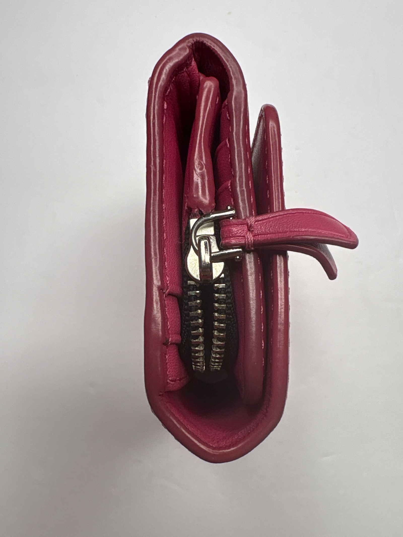 Marc Jacobs Compact Leather Wallet — photo 8