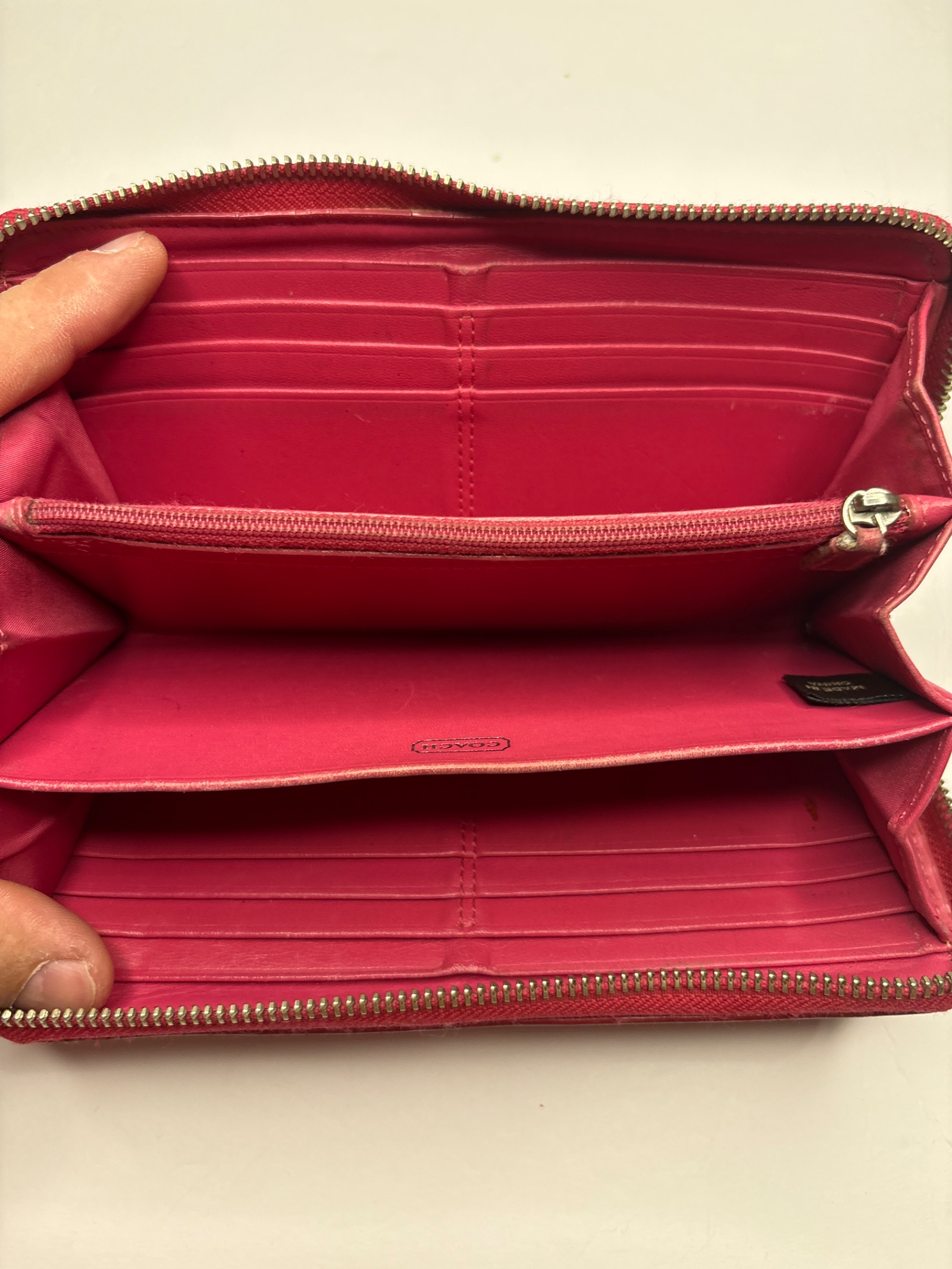 Coach Red Patent Leather Signature Zip Around Wallet — photo 4