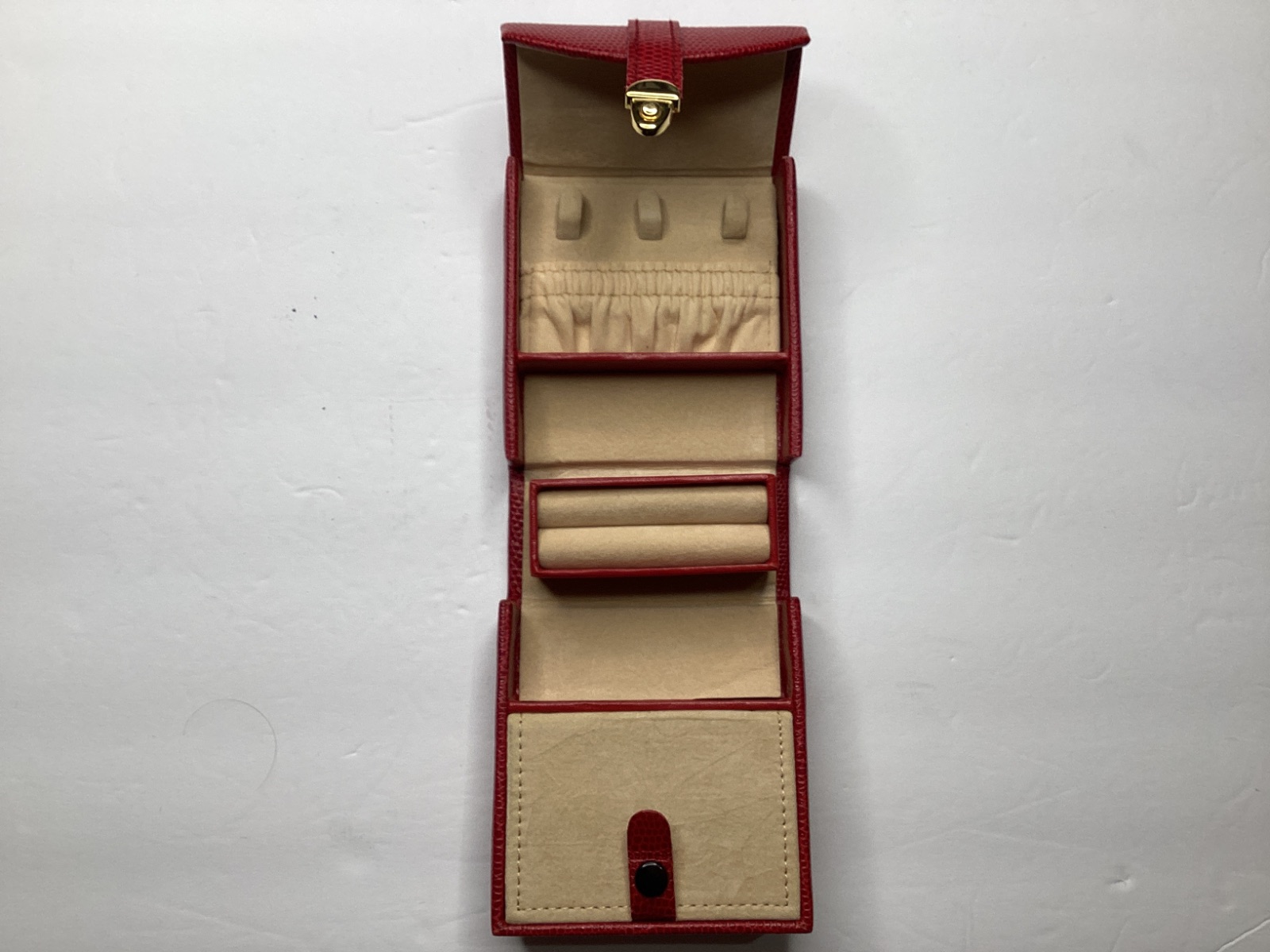 Red Lizard-Embossed Jewelry Travel Case — photo 4